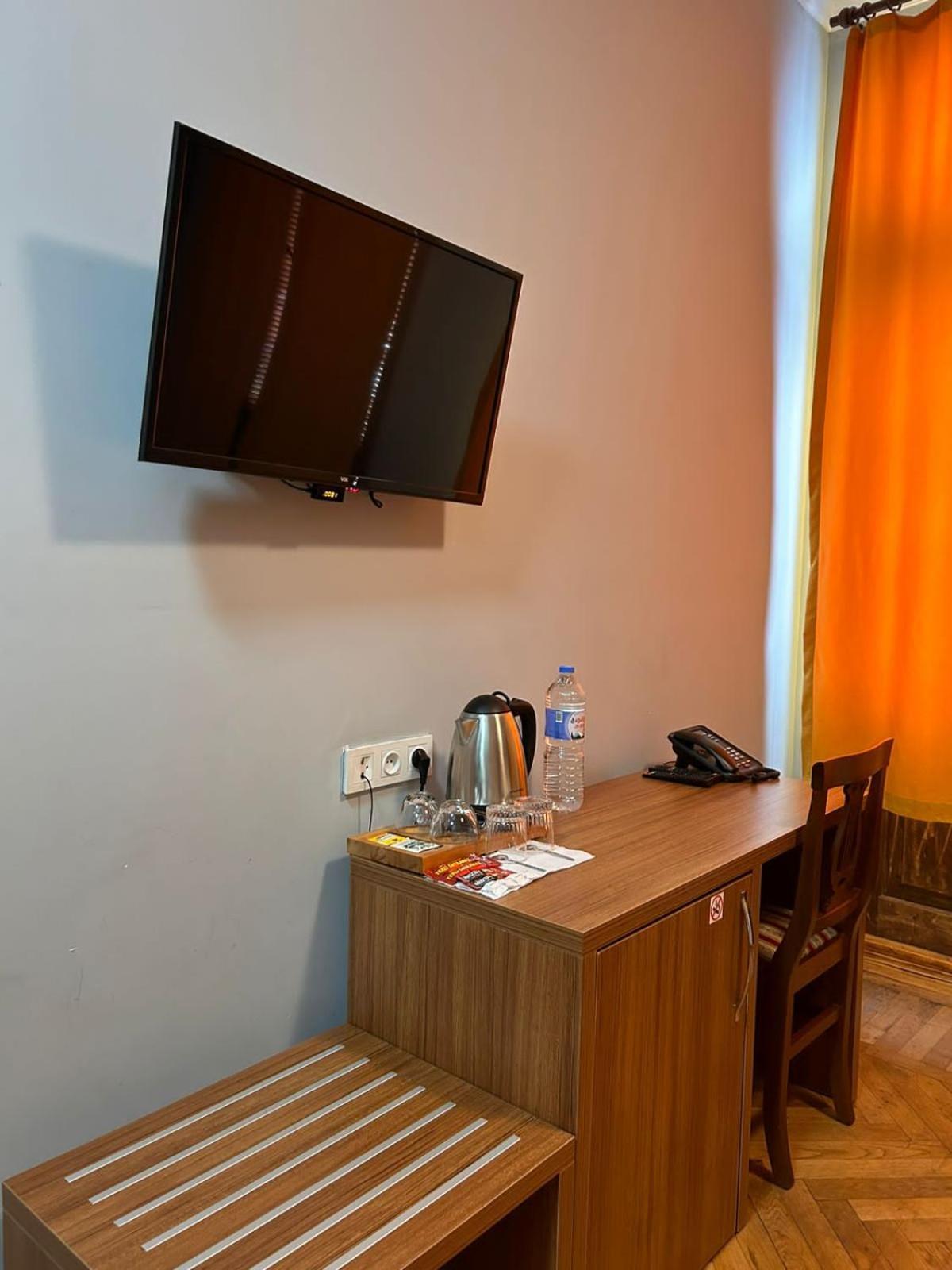 Palm Hotel